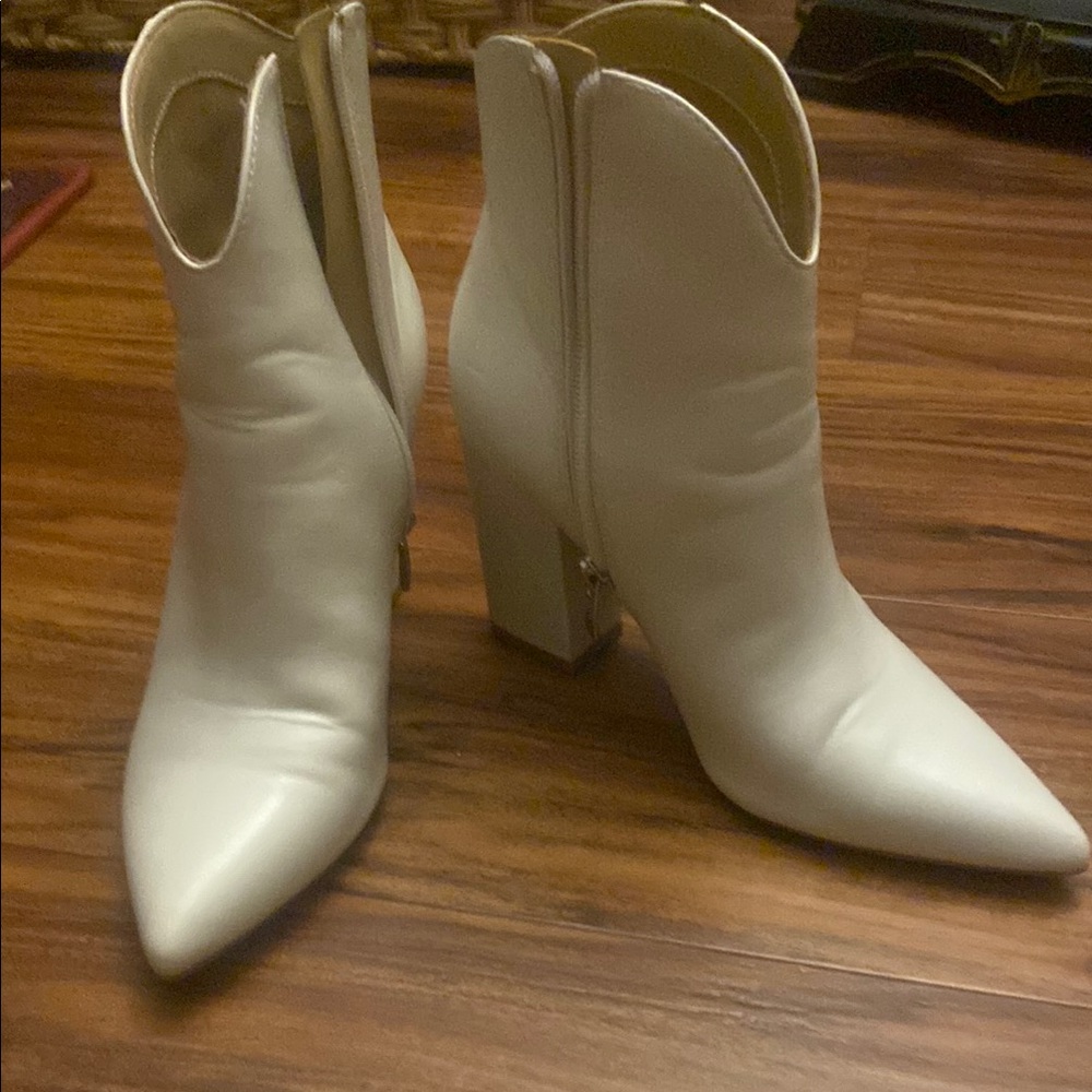 Elegant White Ankle Boots